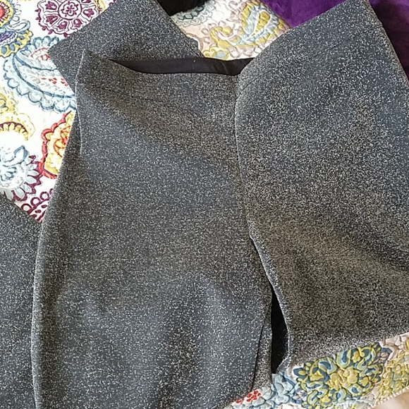 *NWT* Metallic pants - Picture 9 of 10